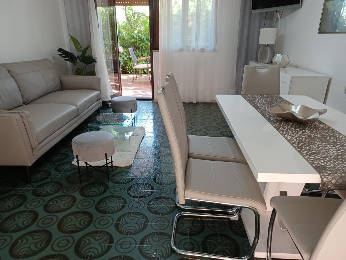 Apartment Lorenzo Trogir Eksteriør bilde